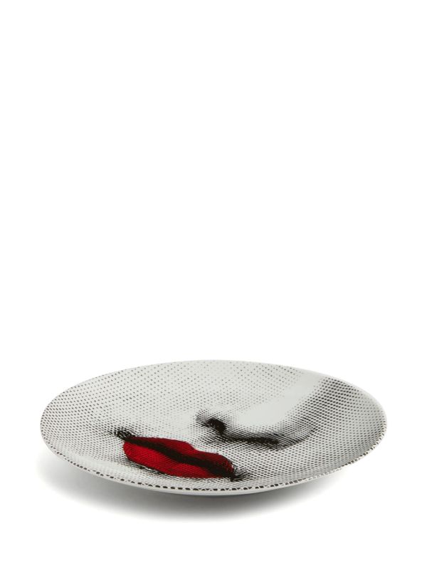 Fornasetti Tema E Variazoni N.397 Plate (26cm) | Browns Plates & Bowls