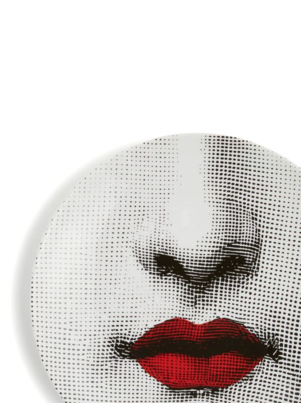 Fornasetti Tema E Variazoni N.397 Plate (26cm) | Browns Plates & Bowls