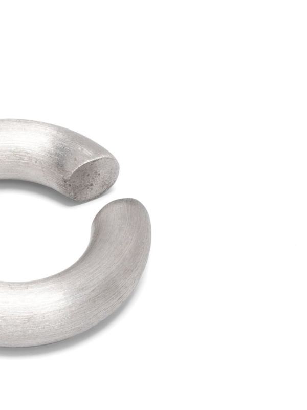 Tom Wood Chunky Satin M Ear Cuff | Browns Earrings