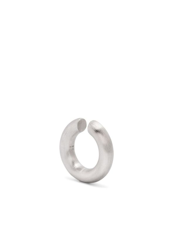 Tom Wood chunky satin M ear cuff | Browns Earrings
